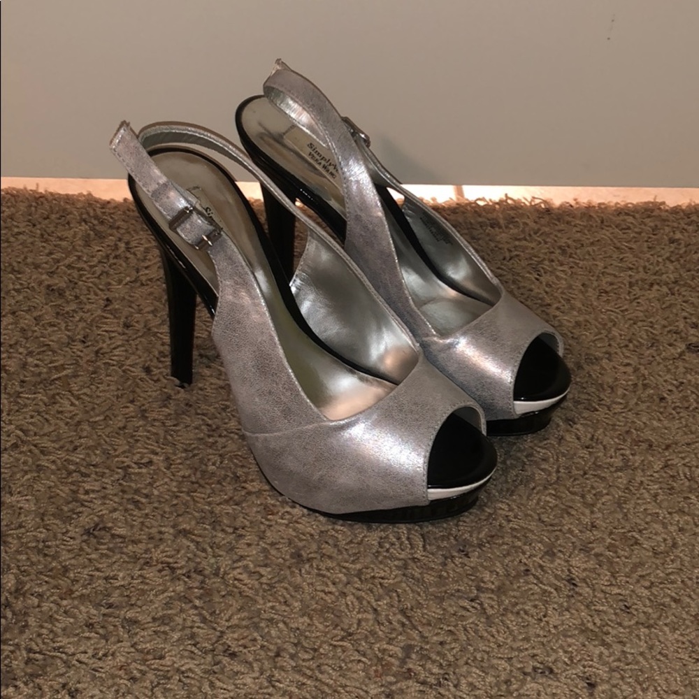Size 7 Simply Vera Vera Wang Heels